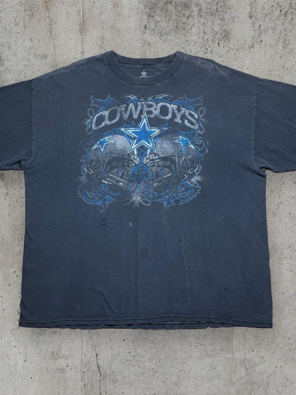 Dallas Cowboys Distressed Football T-Shirt XL Made in Mexico USA Fabric Y2K NFL